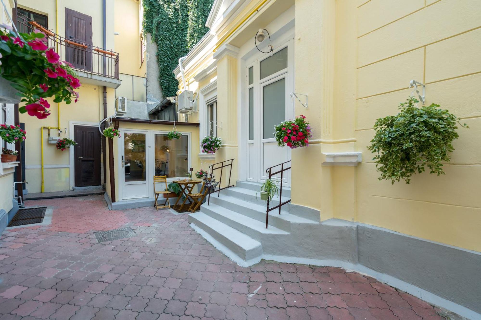 Luxury Apart-Hotel Bucharest Exterior photo