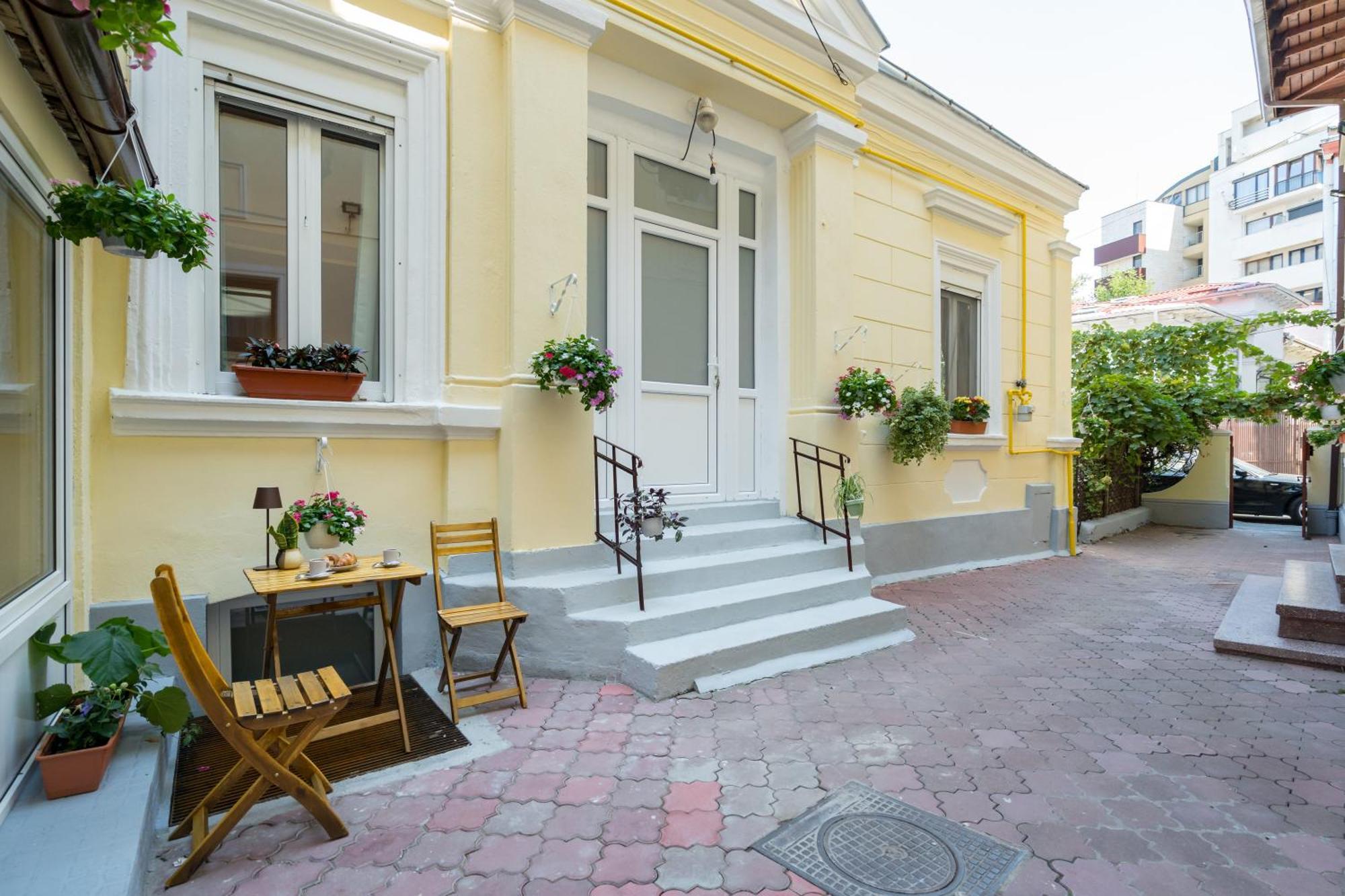 Luxury Apart-Hotel Bucharest Exterior photo